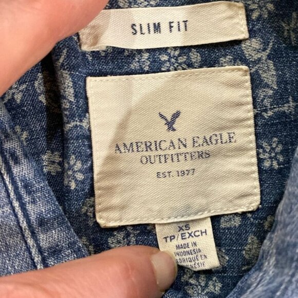 American Eagle Denim Shirt - Picture 15 of 16